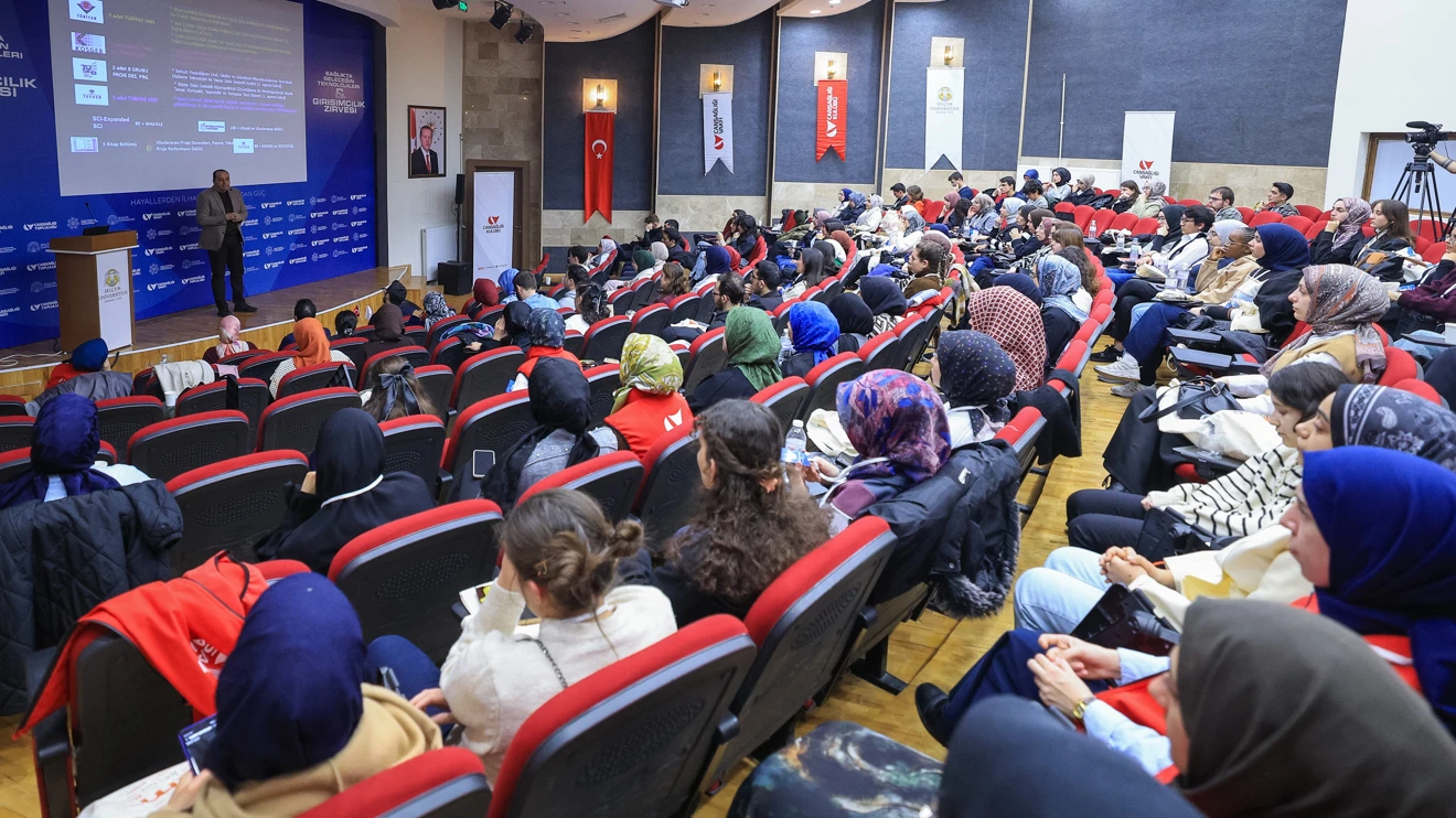 Sağlıkta Geleceğin Teknolojileri ve Girişimcilik Zirvesi gerçekleştirildi